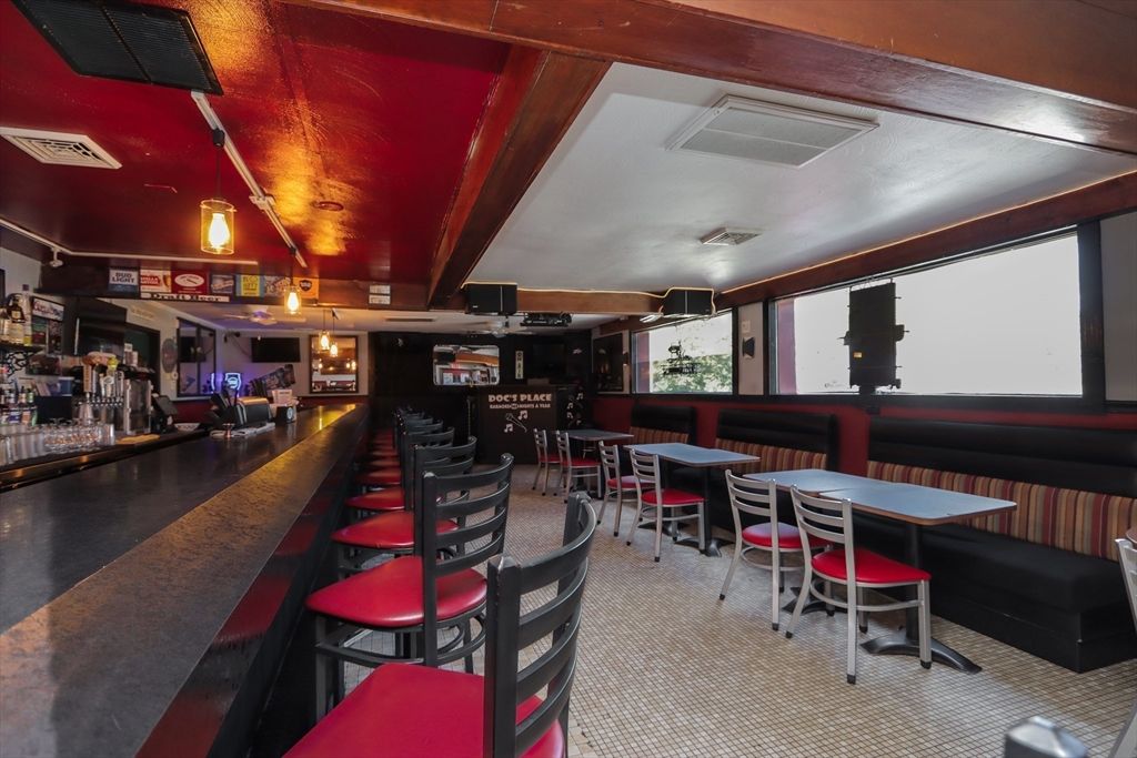 Dining room, Interior