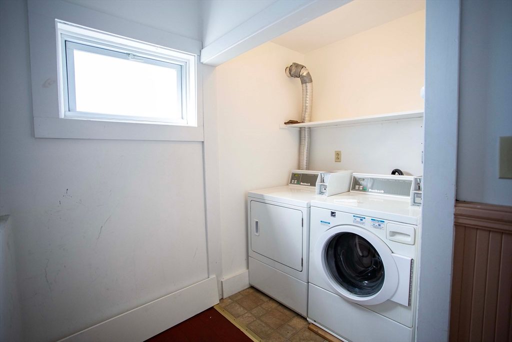 Interior, Washer, Wood Texture Flooring