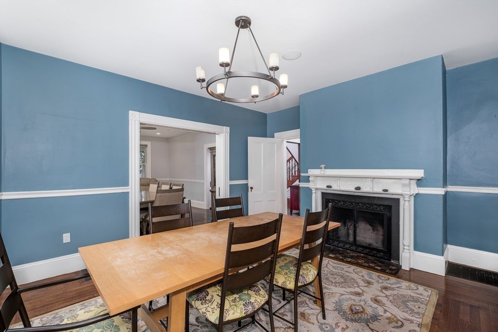 Chandelier, Dining room, Fireplace, Interior, Wood Texture Flooring