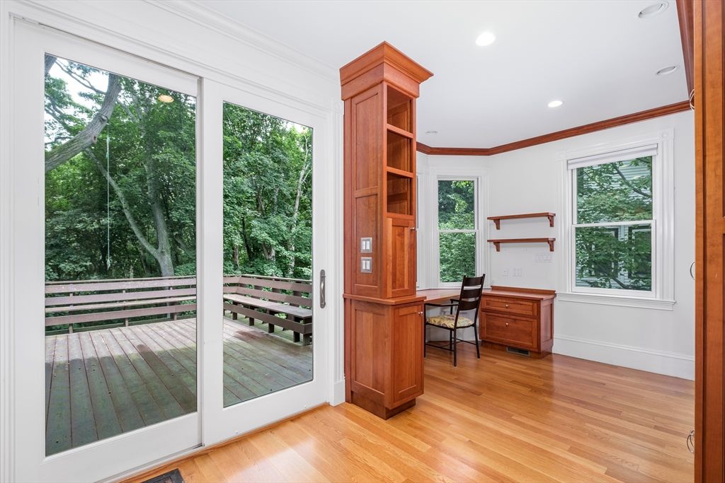 Home Office, Interior, Recessed Lighting, Wood Texture Flooring