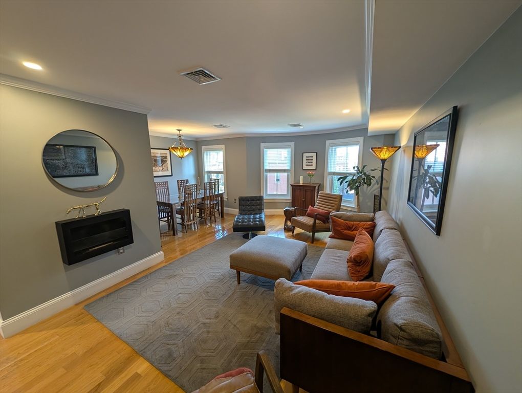 Dining room, Interior, Living room, Recessed Lighting, Wood Texture Flooring