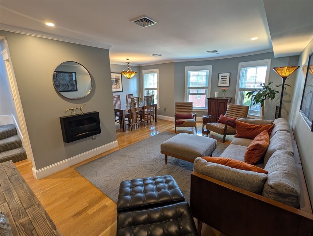Dining room, Interior, Living room, Pendant Lights, Recessed Lighting, Wood Texture Flooring