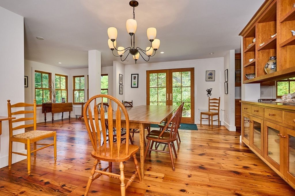 Chandelier, Dining room, Interior, Recessed Lighting, Wood Texture Flooring