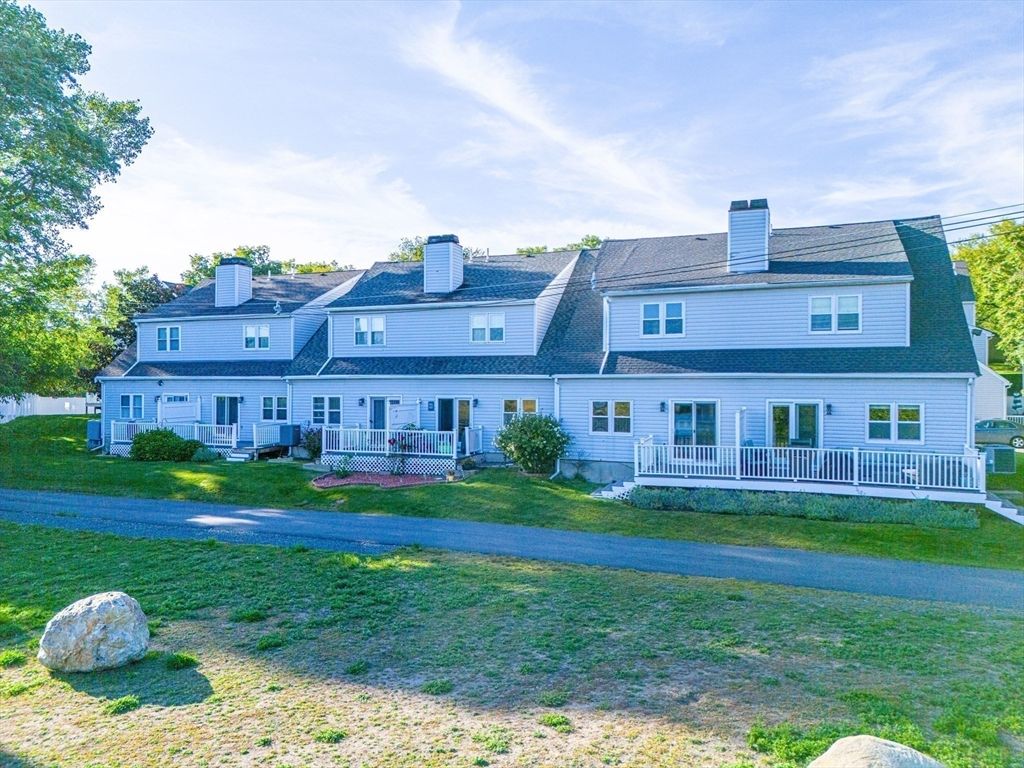 Backyard, Exterior, Facade, Farmhouse