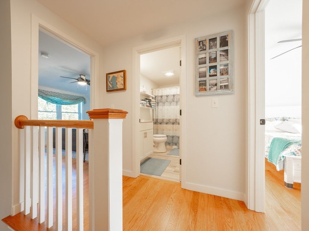 Bathroom, Interior, Recessed Lighting, Wood Texture Flooring
