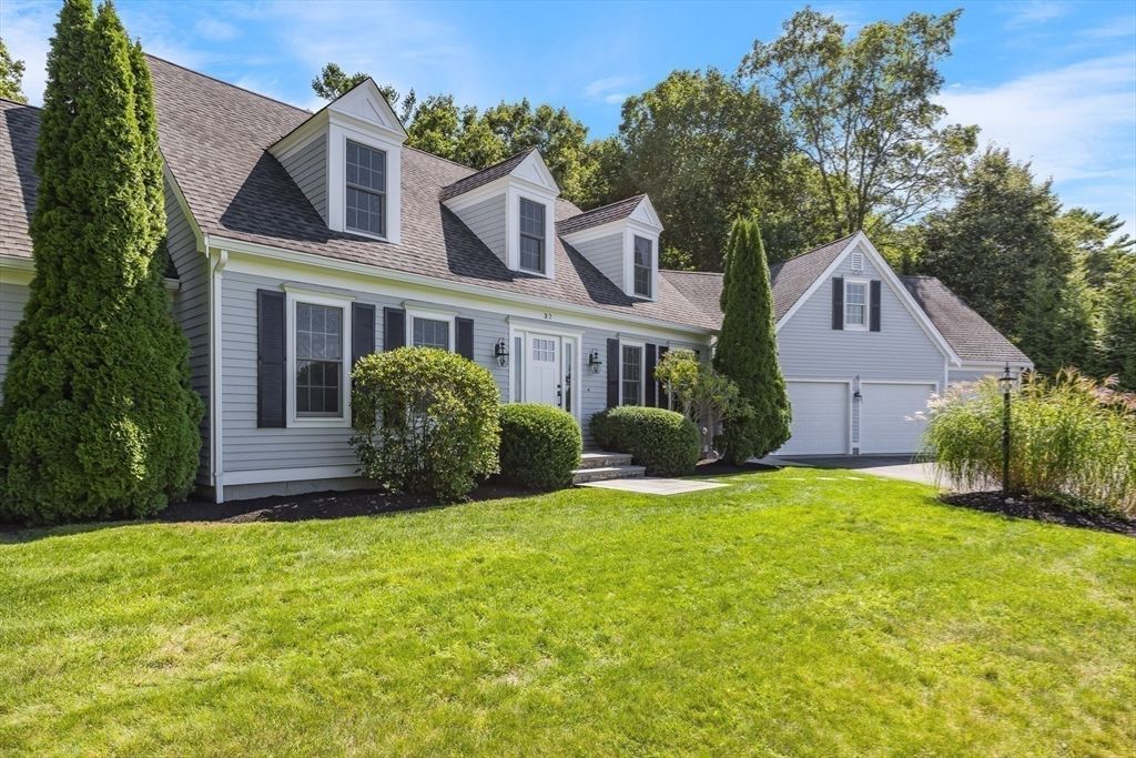 Attached, Exterior, Facade, Cape Cod