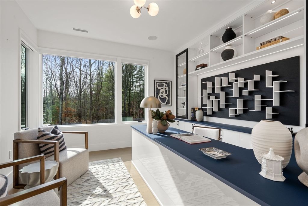 Home Office, Interior