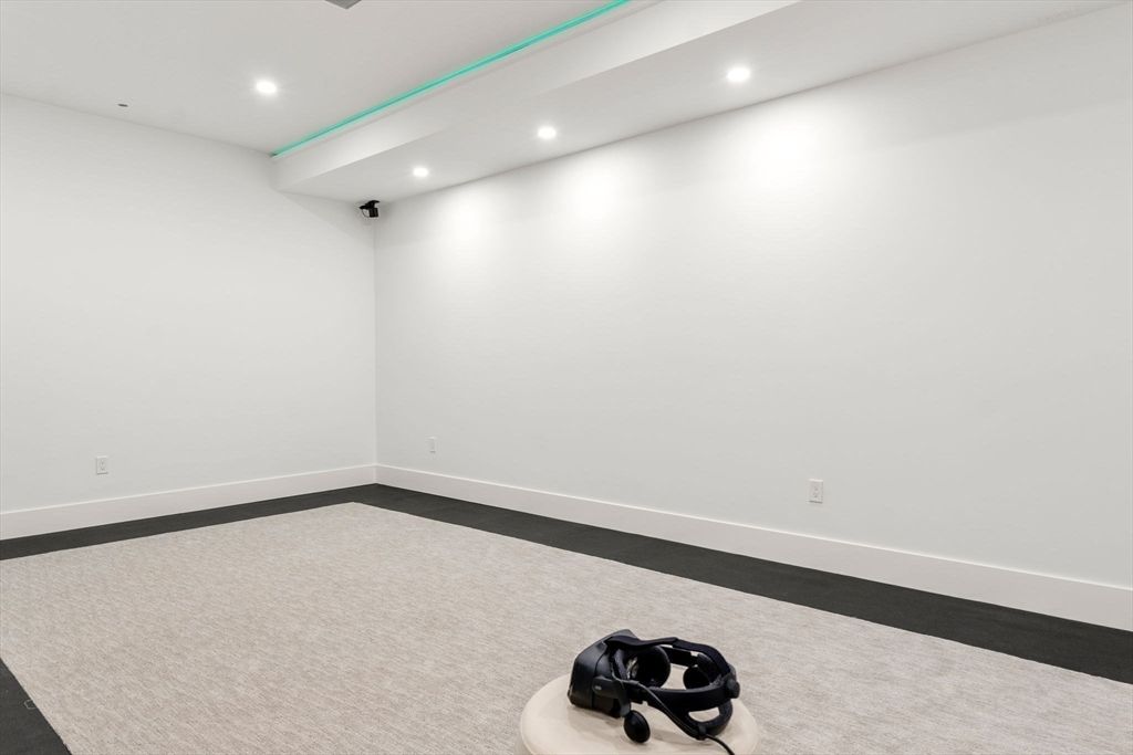 Empty room, Interior, Recessed Lighting