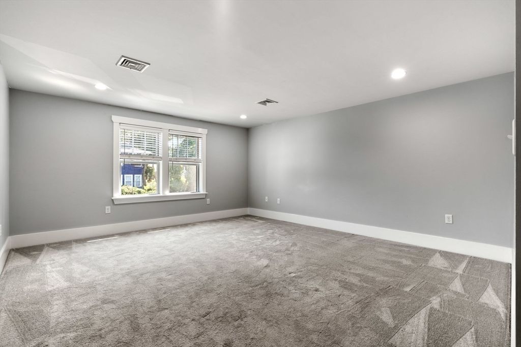 Empty room, Interior, Recessed Lighting