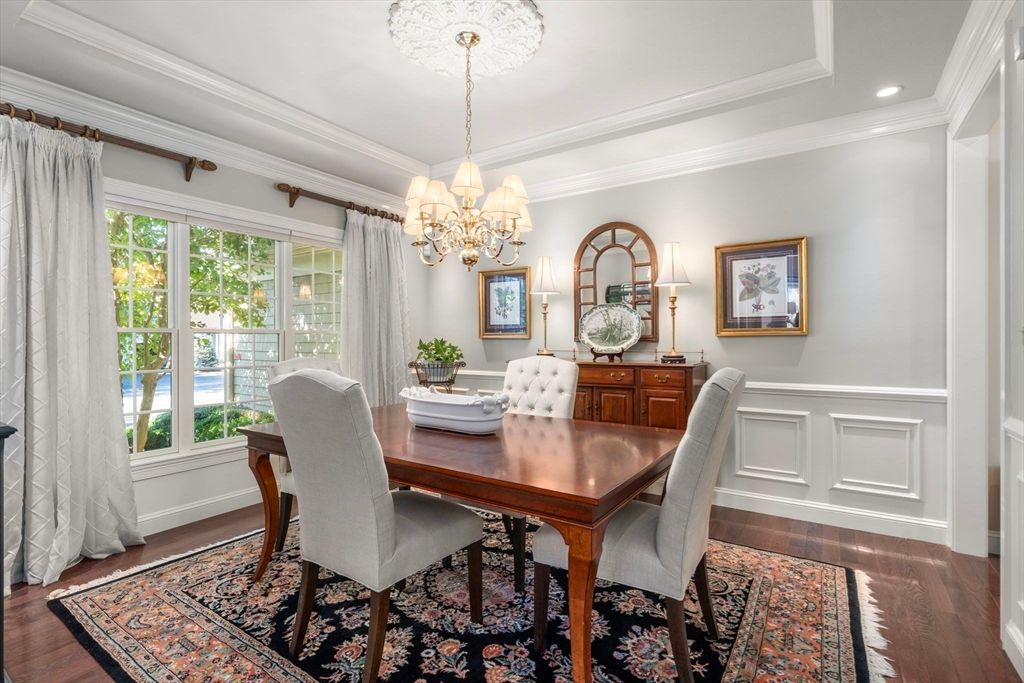 Chandelier, Dining room, Interior, Recessed Lighting, Wood Texture Flooring
