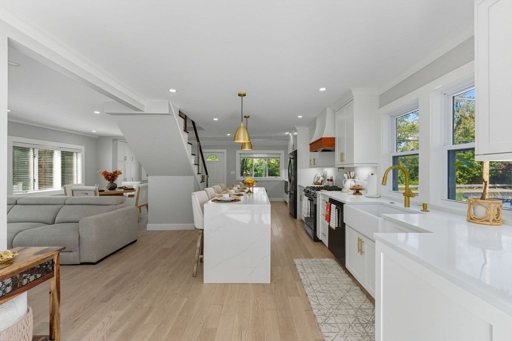 Dining room, Interior, Kitchen, Living room, Pendant Lights, Recessed Lighting, Wood Texture Flooring