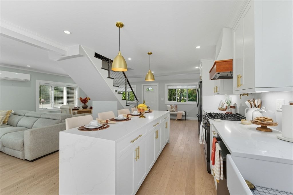 Dining room, Interior, Kitchen, Living room, Pendant Lights, Recessed Lighting, Wood Texture Flooring