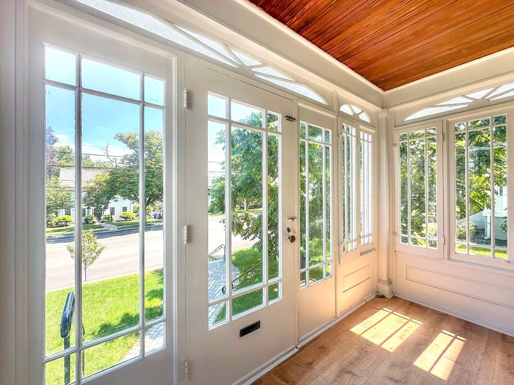 Interior, Sun Room, Wooden Ceilings, Wood Texture Flooring