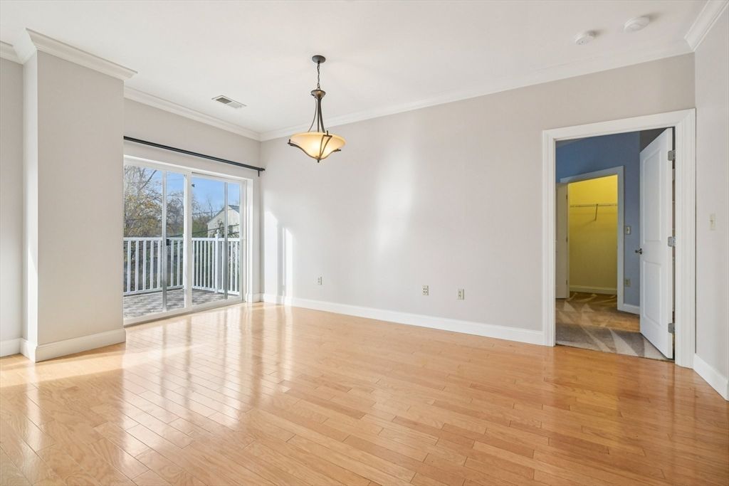 Empty room, Interior, Pendant Lights, Wood Texture Flooring