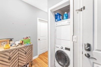 Interior, Utility Closets, Washer, Wood Texture Flooring