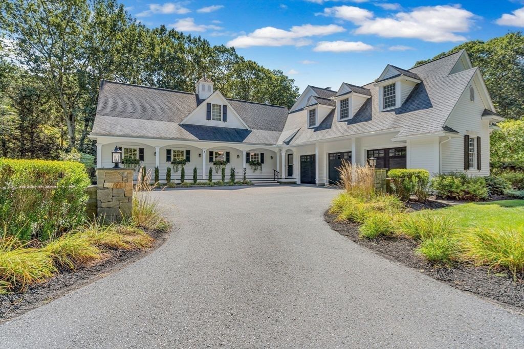 Exterior, Facade, Cape Cod