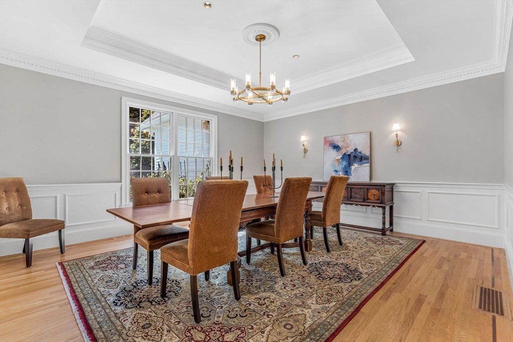 Chandelier, Dining room, Interior, Recessed Lighting, Wood Texture Flooring