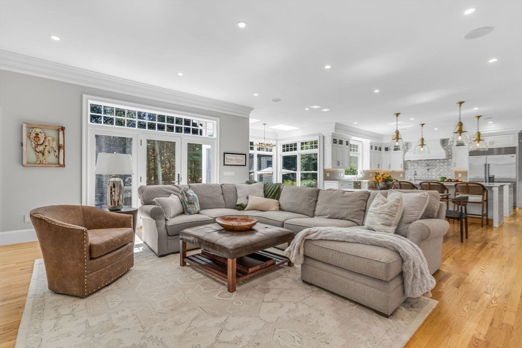 Dining room, Interior, Kitchen, Living room, Pendant Lights, Recessed Lighting, Wood Texture Flooring