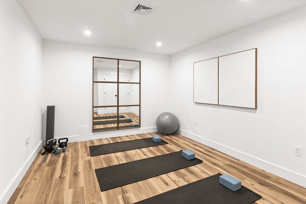 Interior, Recessed Lighting, Wood Texture Flooring