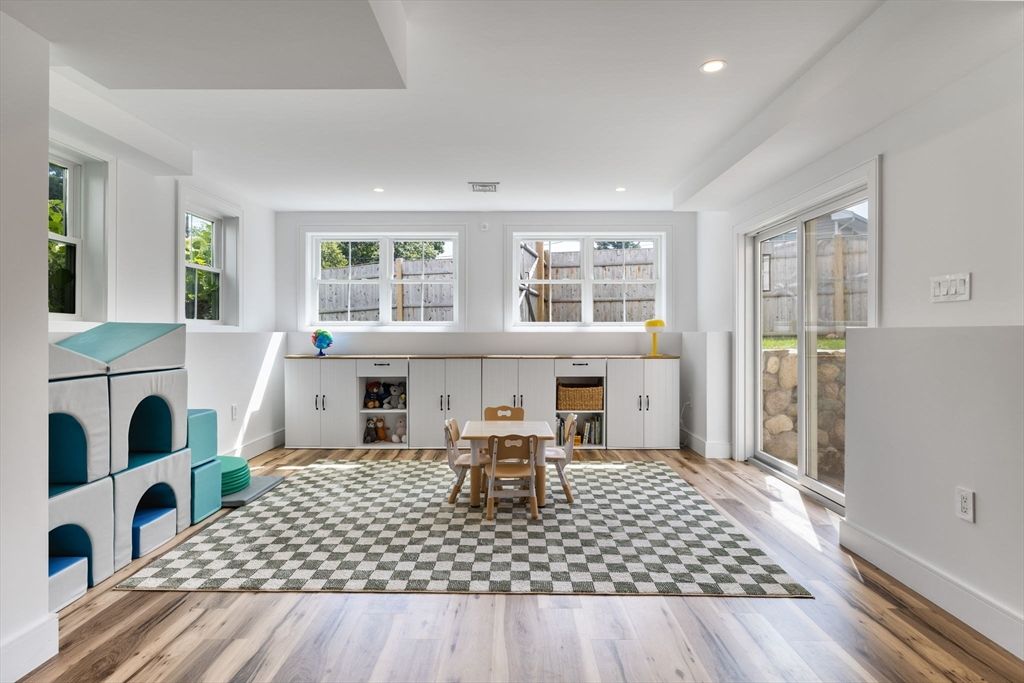 Dining room, Interior, Recessed Lighting, Wood Texture Flooring