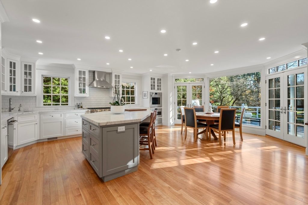 Dining room, Interior, Kitchen, Recessed Lighting, Stainless Steel Appliances, Wood Texture Flooring