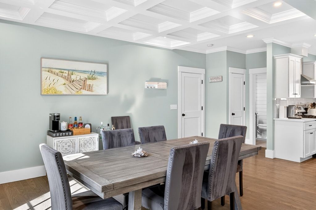 Dining room, Interior, Kitchen, Recessed Lighting, Wood Texture Flooring