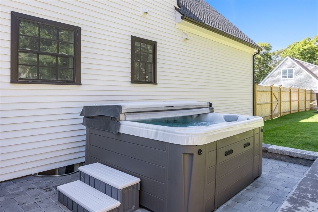 Exterior, Hot Tub