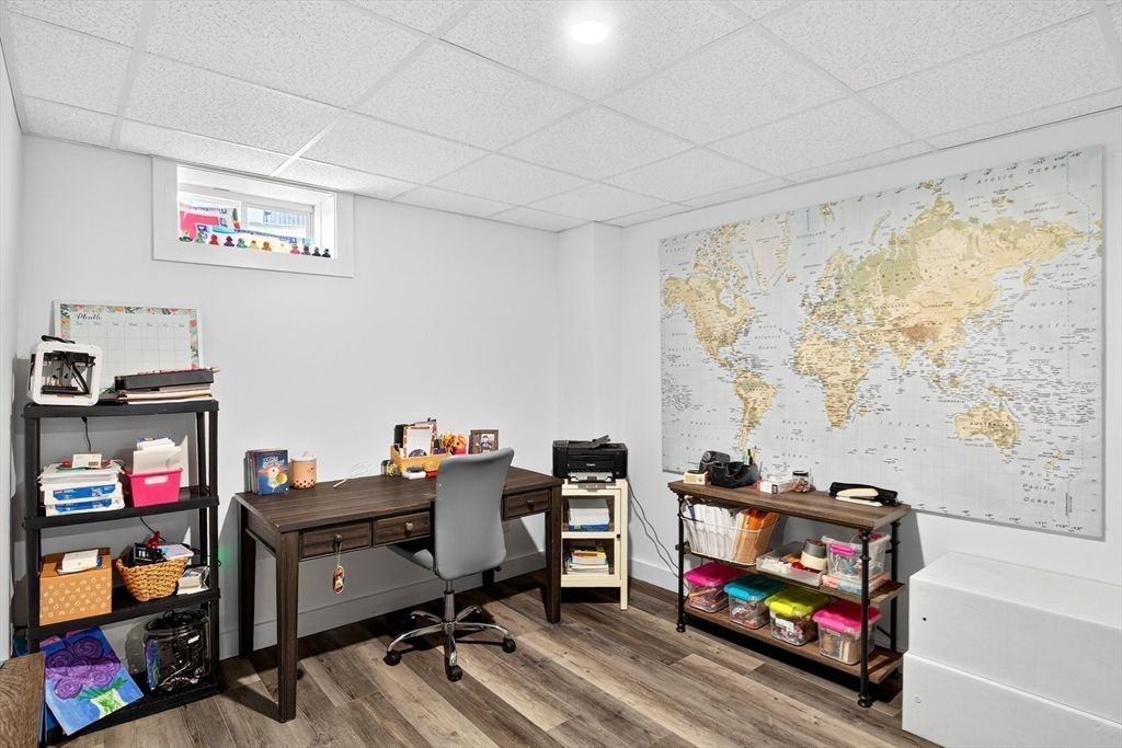 Home Office, Interior, Recessed Lighting, Wood Texture Flooring