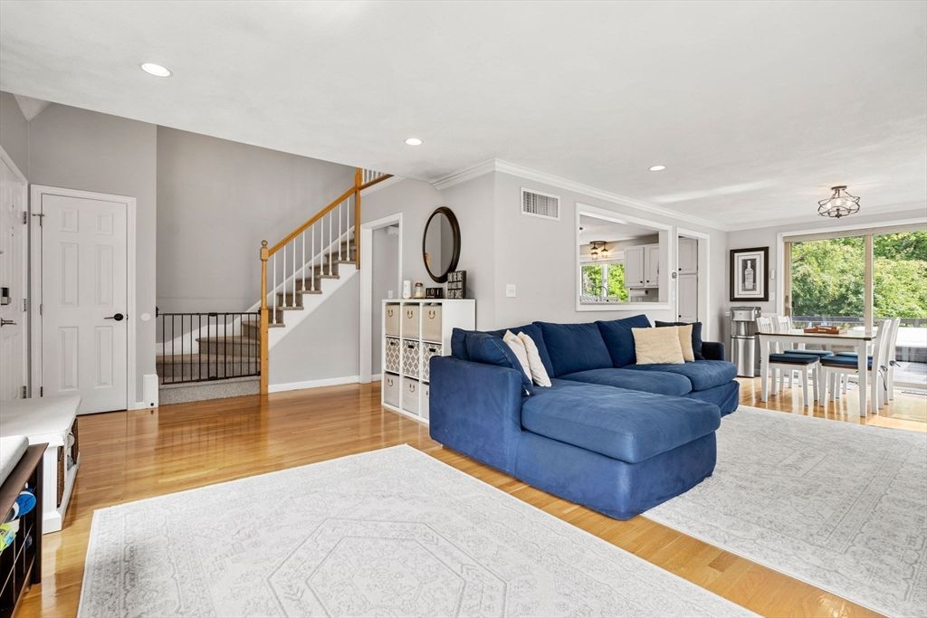 Dining room, Interior, Living room, Recessed Lighting, Wood Texture Flooring