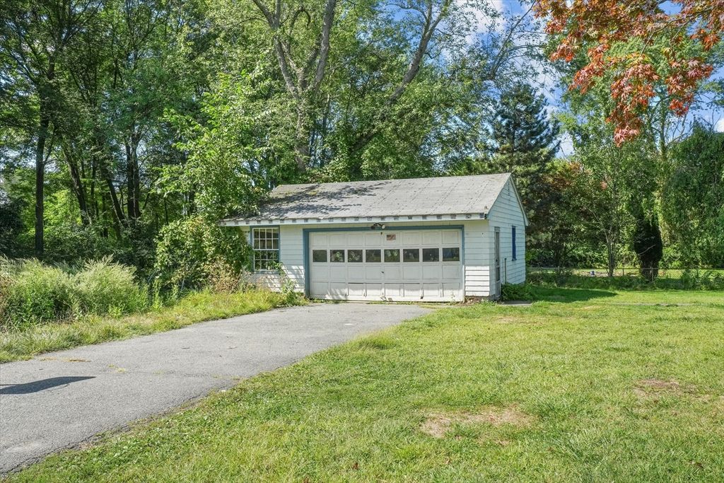 Backyard, Detached Garage, Exterior