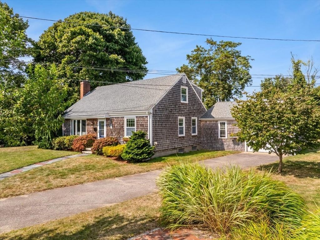 Exterior, Facade, Brick Facade, Cape Cod