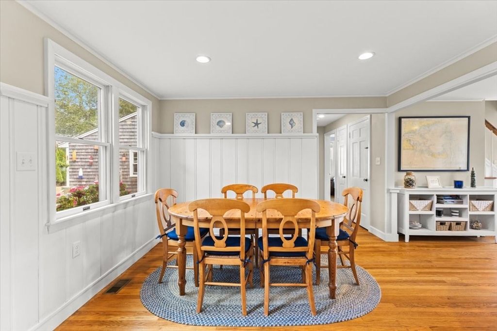 Dining room, Interior, Recessed Lighting, Wood Texture Flooring