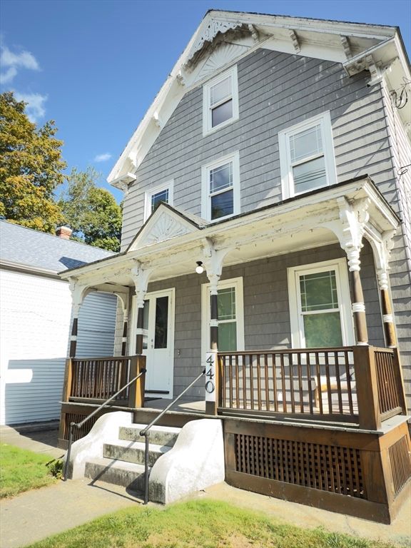 Exterior, Facade, Queen Anne Victorian