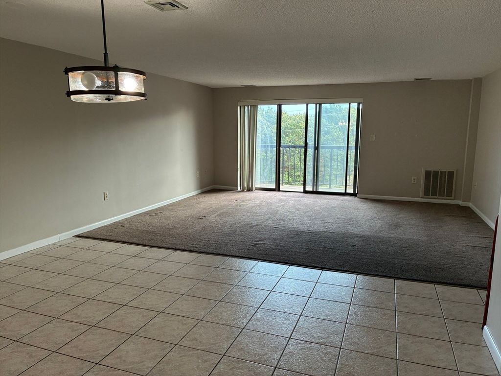 Empty room, Interior, Pendant Lights