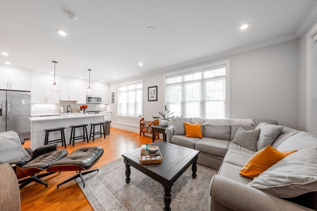 Interior, Kitchen, Living room, Pendant Lights, Recessed Lighting, Wood Texture Flooring