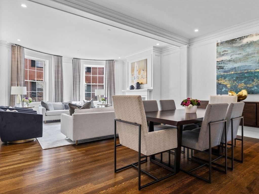 Dining room, Interior, Living room, Recessed Lighting, Wood Texture Flooring