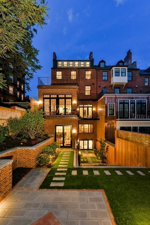Backyard, Exterior, Facade, Brick Facade, Rowhouse