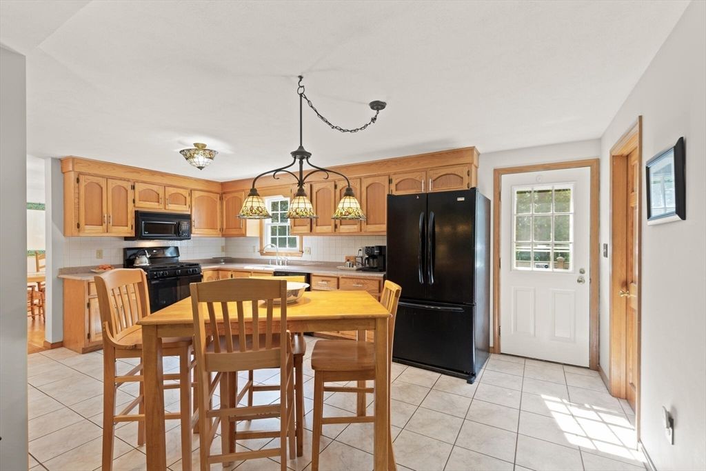 Chandelier, Dining room, Interior, Kitchen, Pendant Lights