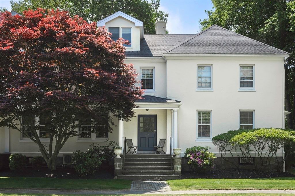 Exterior, Facade, Georgian