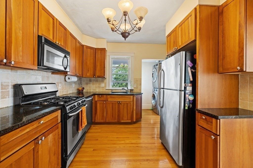Chandelier, Interior, Kitchen, Washer, Wood Texture Flooring