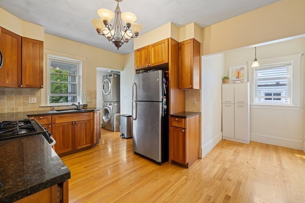 Chandelier, Interior, Kitchen, Washer, Wood Texture Flooring