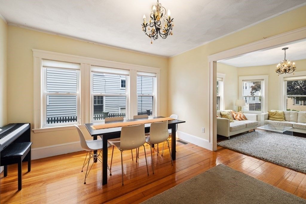 Chandelier, Dining room, Interior, Living room, Piano, Wood Texture Flooring
