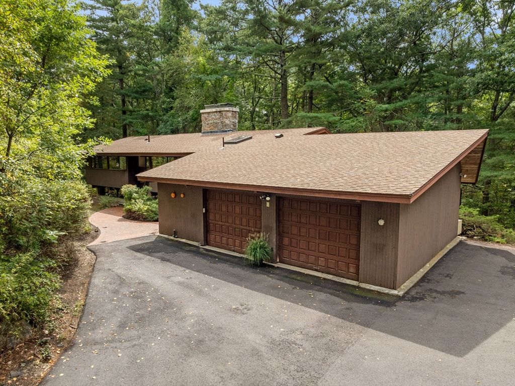 Detached Garage, Exterior