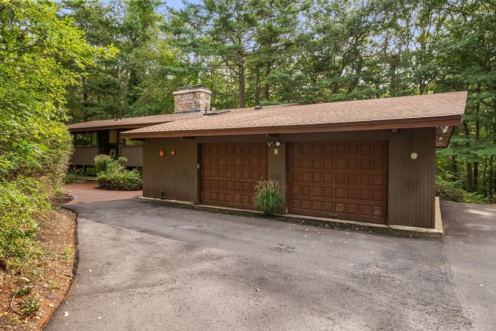 Detached Garage, Exterior