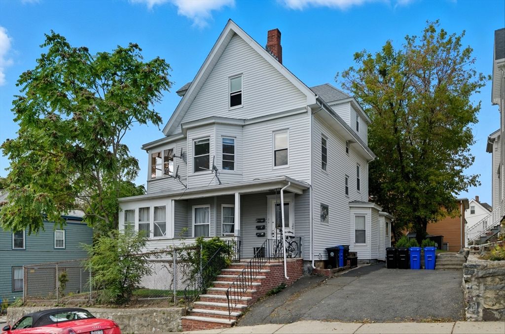 Exterior, Facade, Queen Anne Victorian