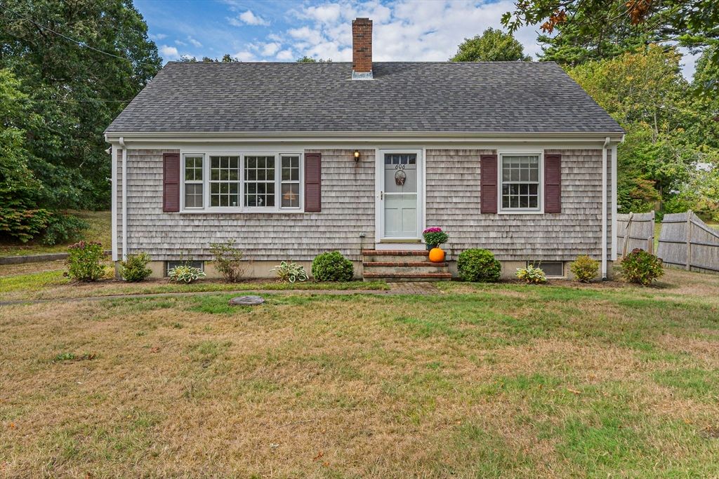 Exterior, Facade, Cape Cod