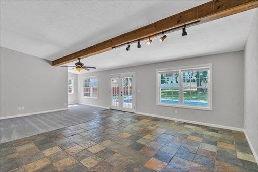 Empty room, Interior, Wooden Beams