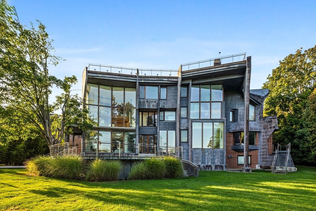 Exterior, Facade, Brick Facade, Modern