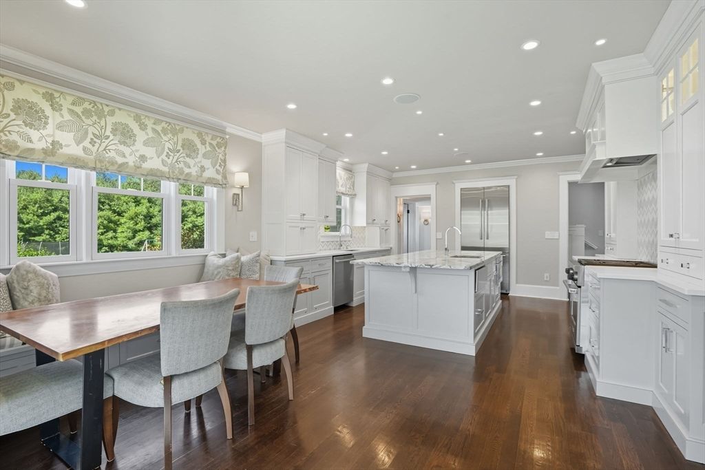 Dining room, Interior, Kitchen, Recessed Lighting, Wood Texture Flooring
