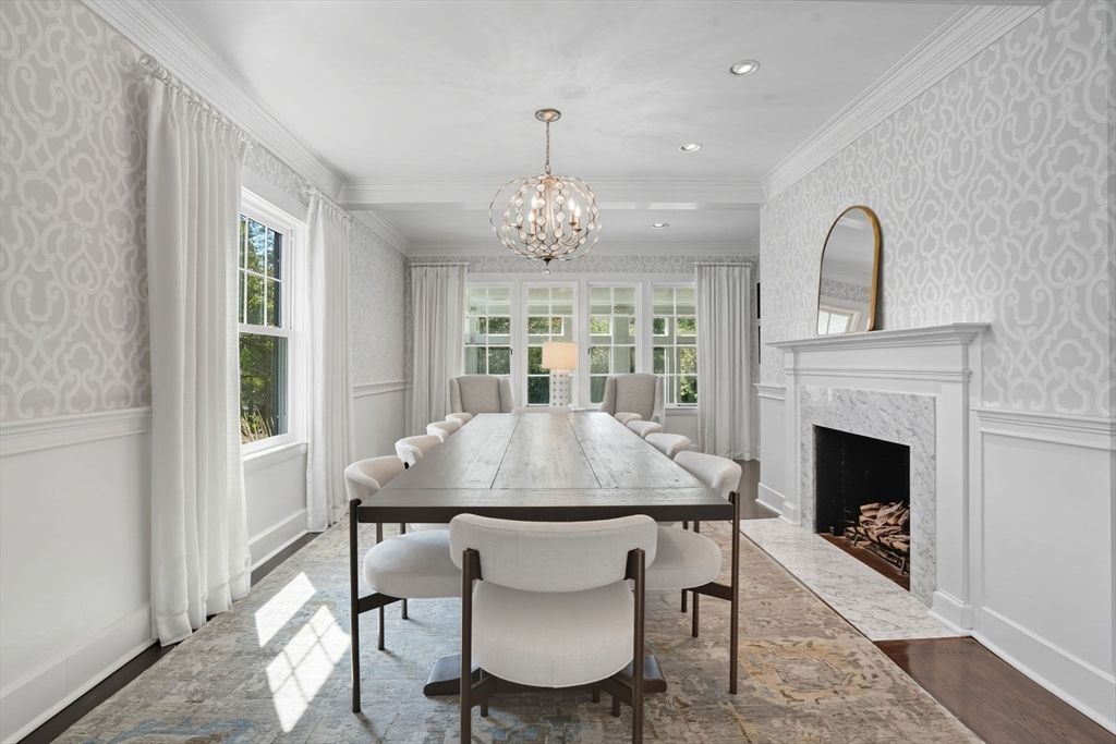 Chandelier, Dining room, Fireplace, Interior, Recessed Lighting, Wood Texture Flooring